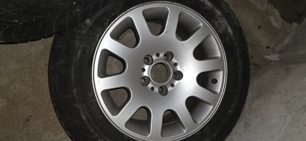 Джанти с гуми свалени от БМВ Е38