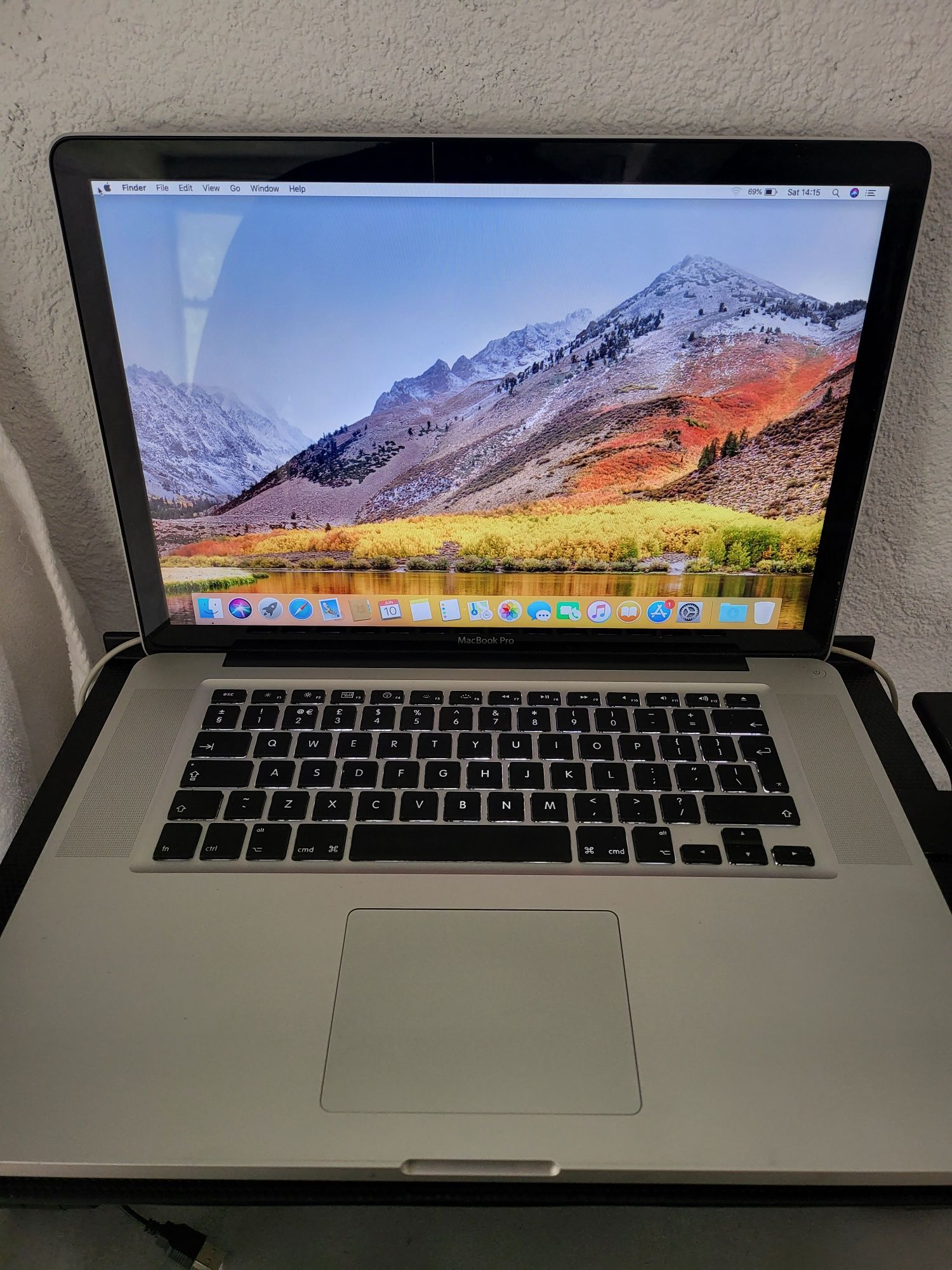 Apple macbook pro i5