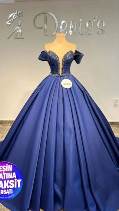 Официална рокля