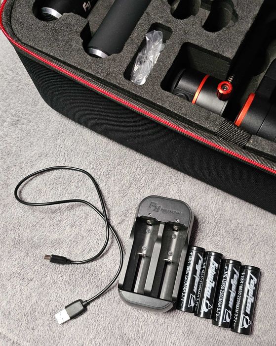 Set gimbal profesional Feiyu Tech cu stabilizare pe 3 axe