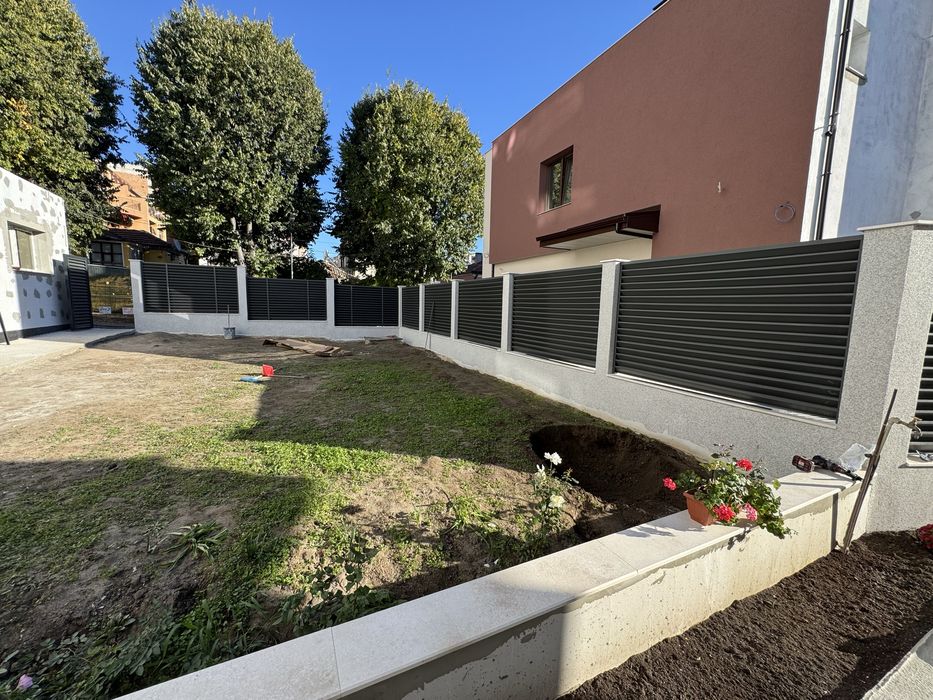 Монтаж на оградни пана