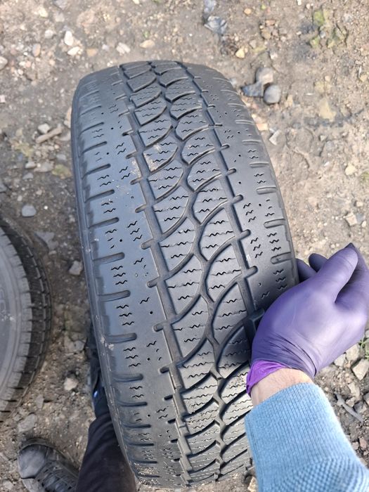 Vand 1 anvelopa 225 65 16 C taurus de iarna bun dot 2024