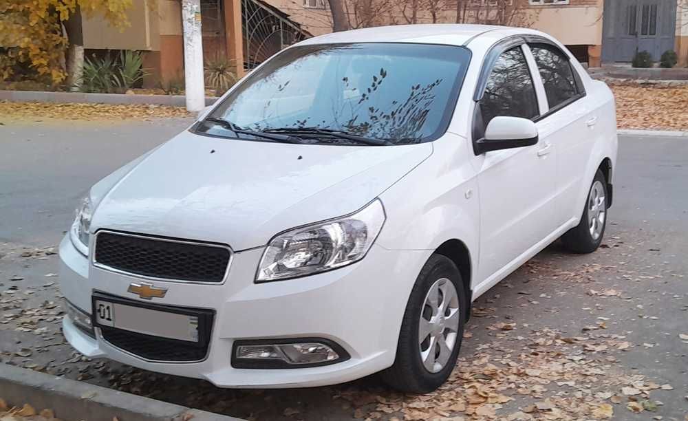 Нексия 3, срочно сотилади