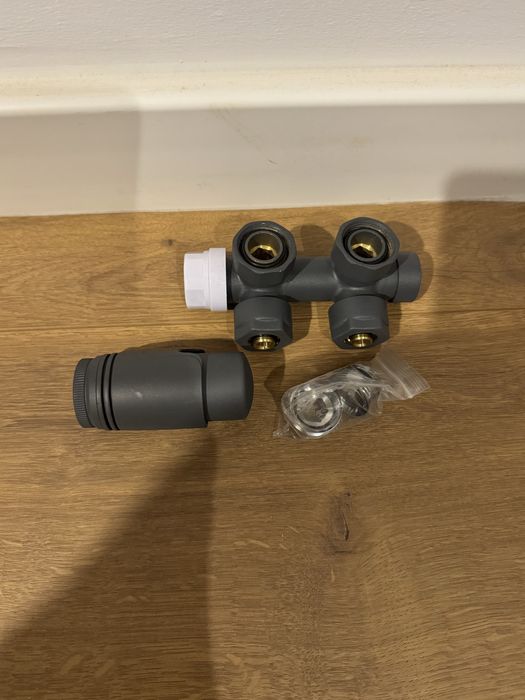 Set robinet nou, cap termostatic cu ventil, tur-retur