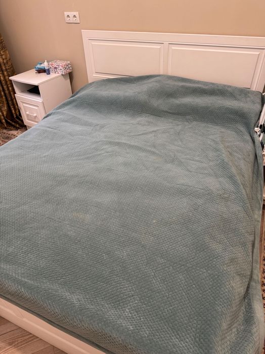 Продам спальный гарнитур