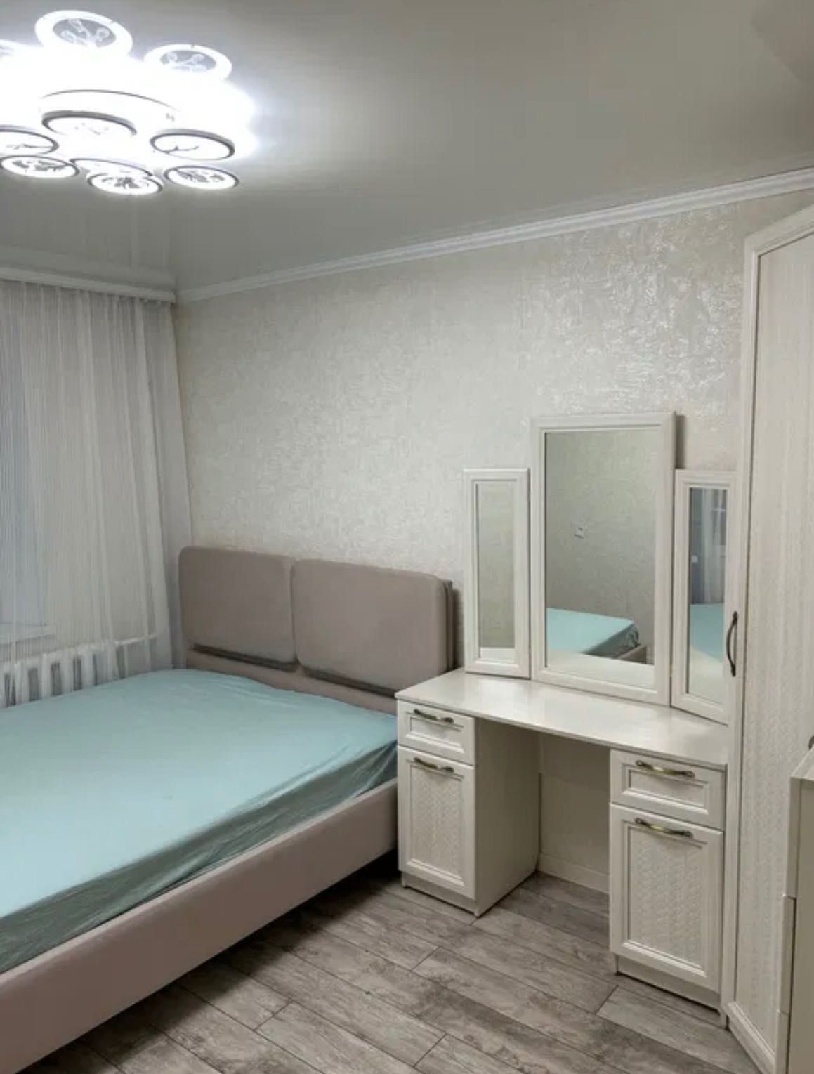 Продам двуспальную кровать