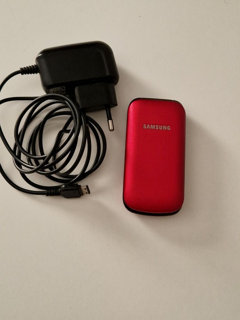 Telefon cu clapeta GT-E1190 Red cu incarcator original al lui.