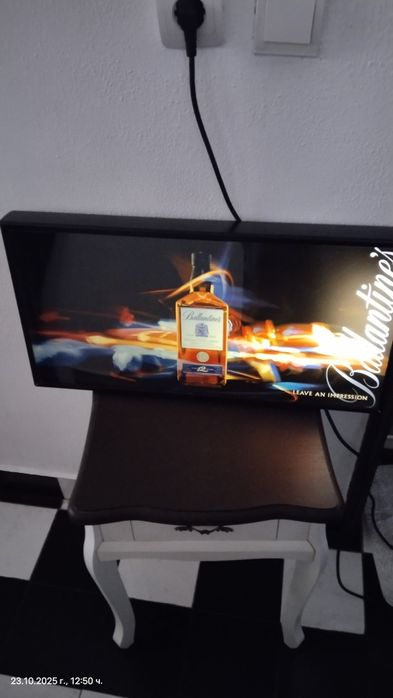 Светеща реклама на Ballantine's