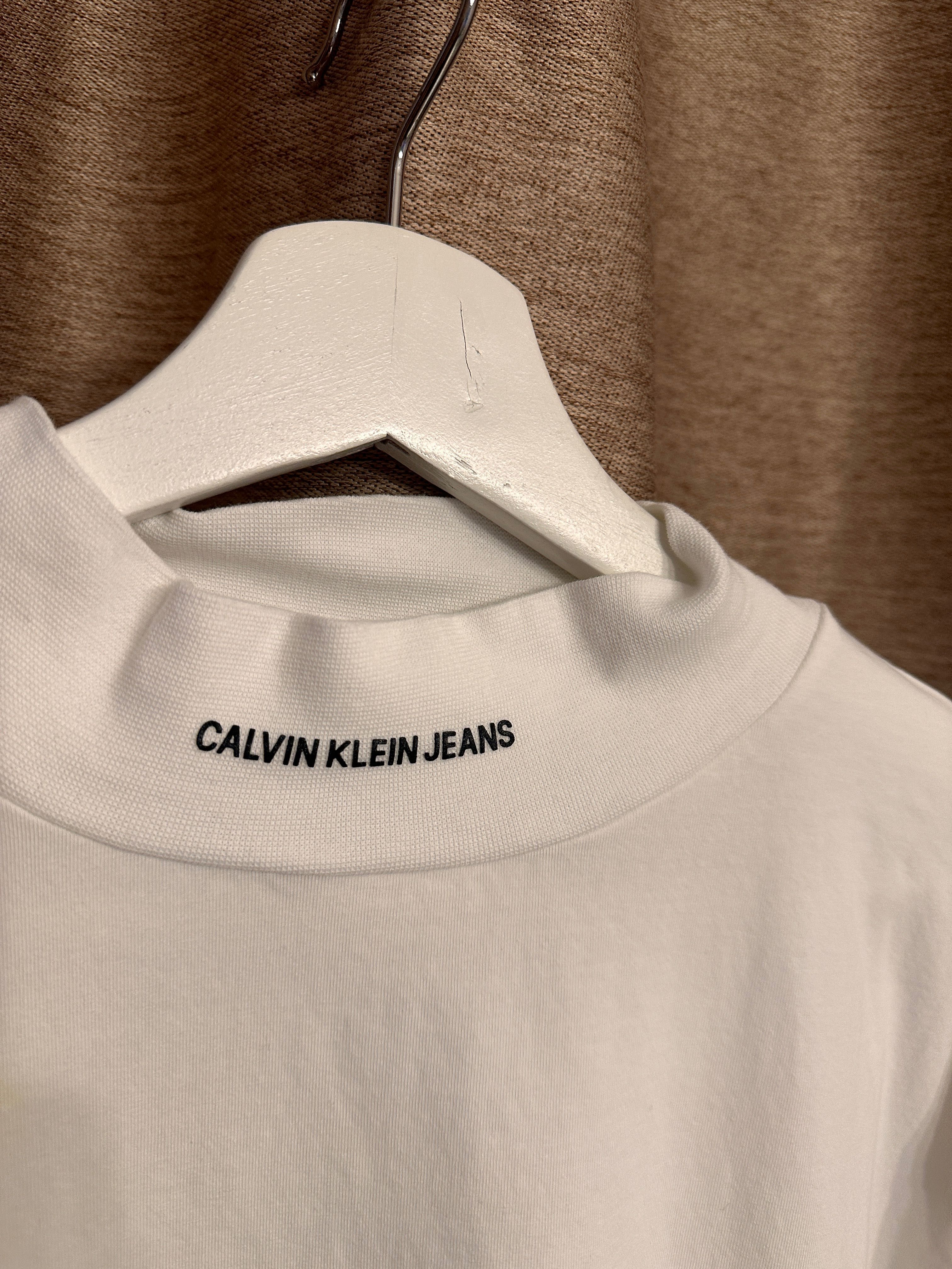 Calvin Klein - бяло мъжко поло