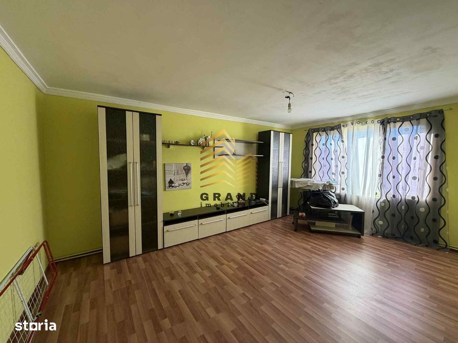 Apartament De Vanzare | 3 Camere | Decomandat| Tarpiului