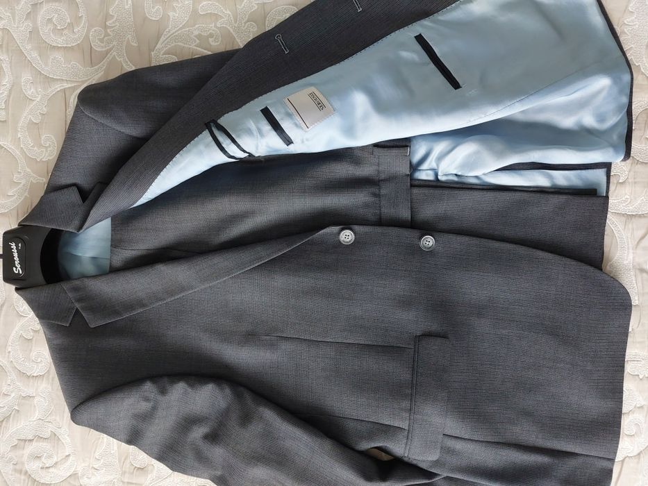 Costum SEROUSSI marime 50, gri cu dungi fine