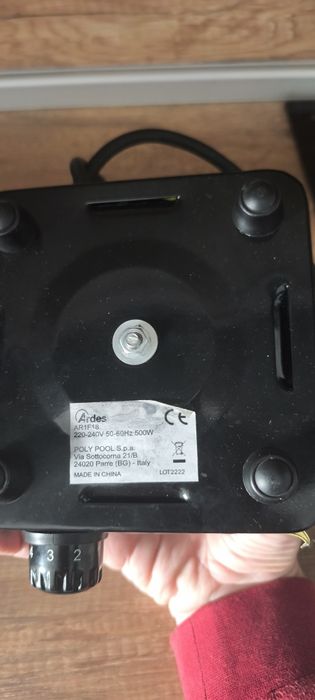 Малък електрически котлон