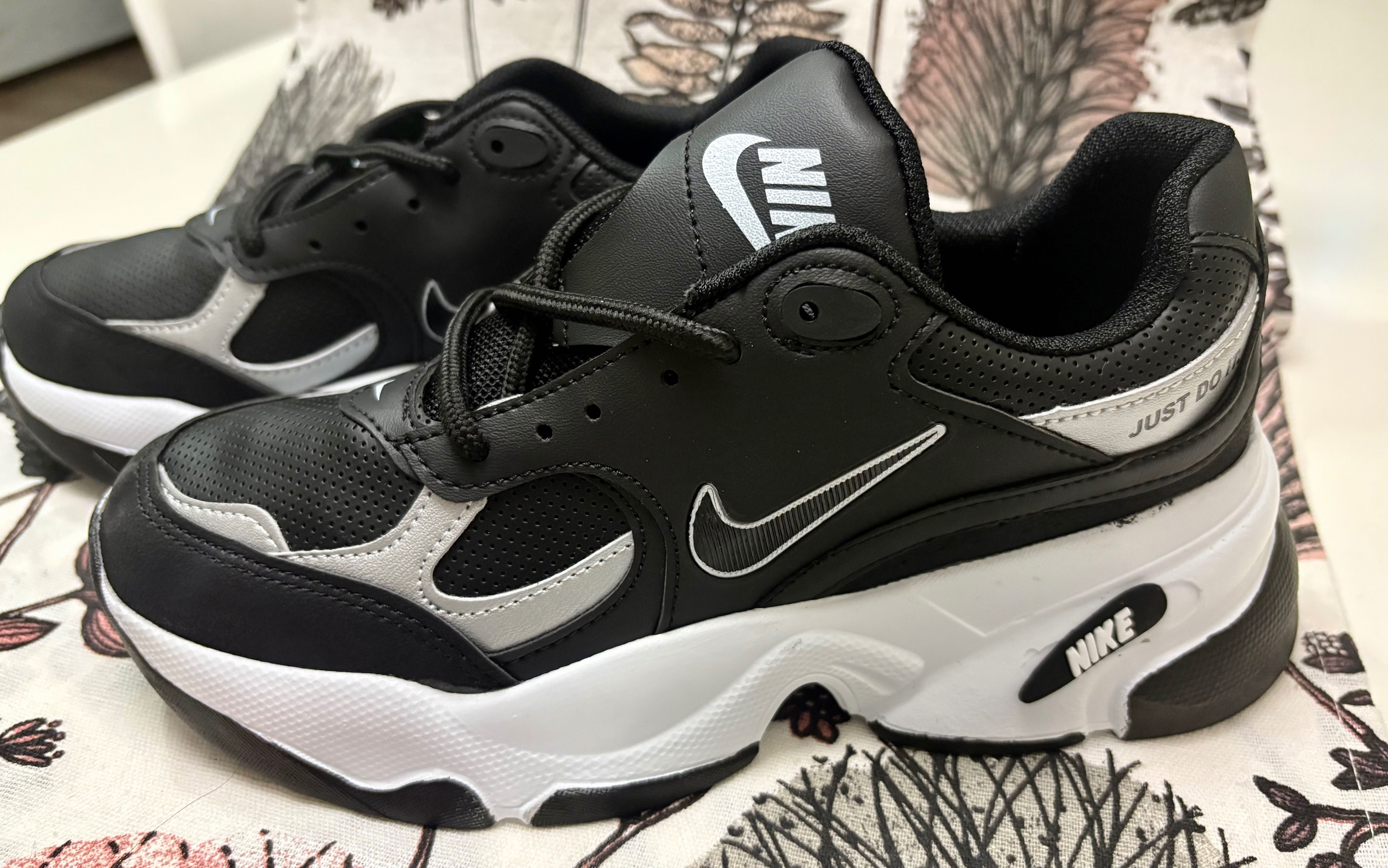 Нови маратонки Nike 38 номер
