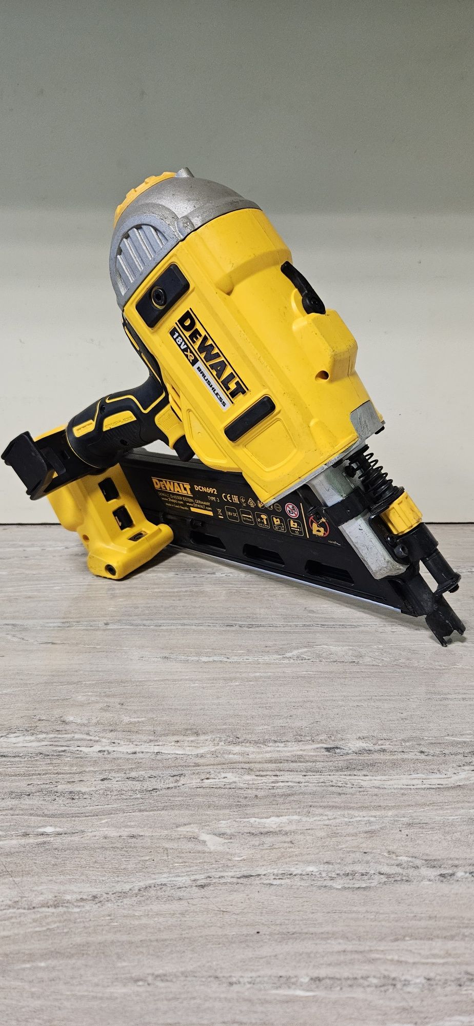 Dewalt Пистолет за пирони DCN692 18V