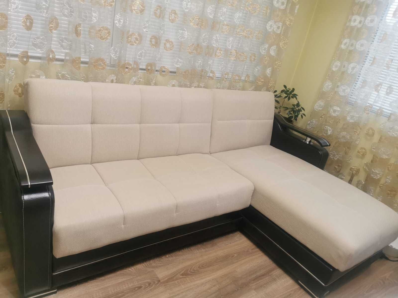 Продавам холов ъглов диван от Айко