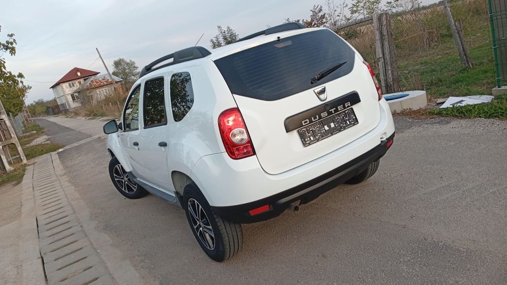Vând Dacia Duster