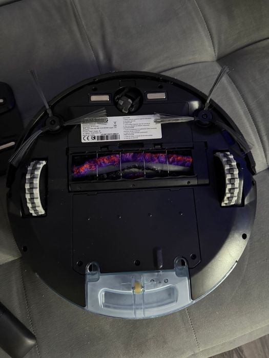 Aspirator robot Samsung VR05R5050WK  negociabil