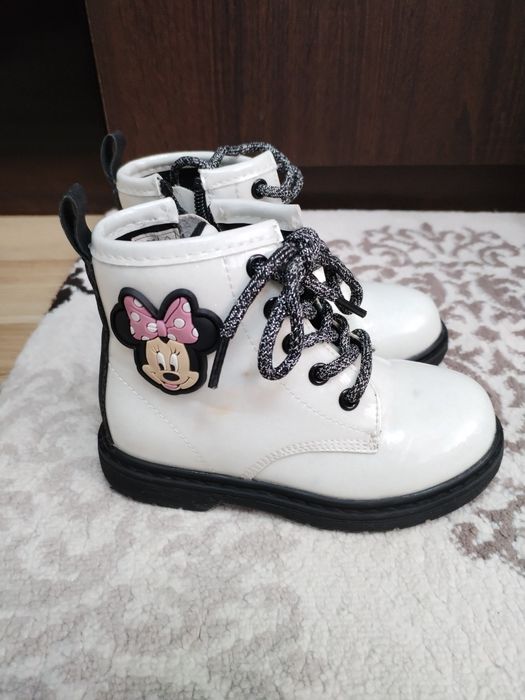 Vând ghetuțe fete Nr 25