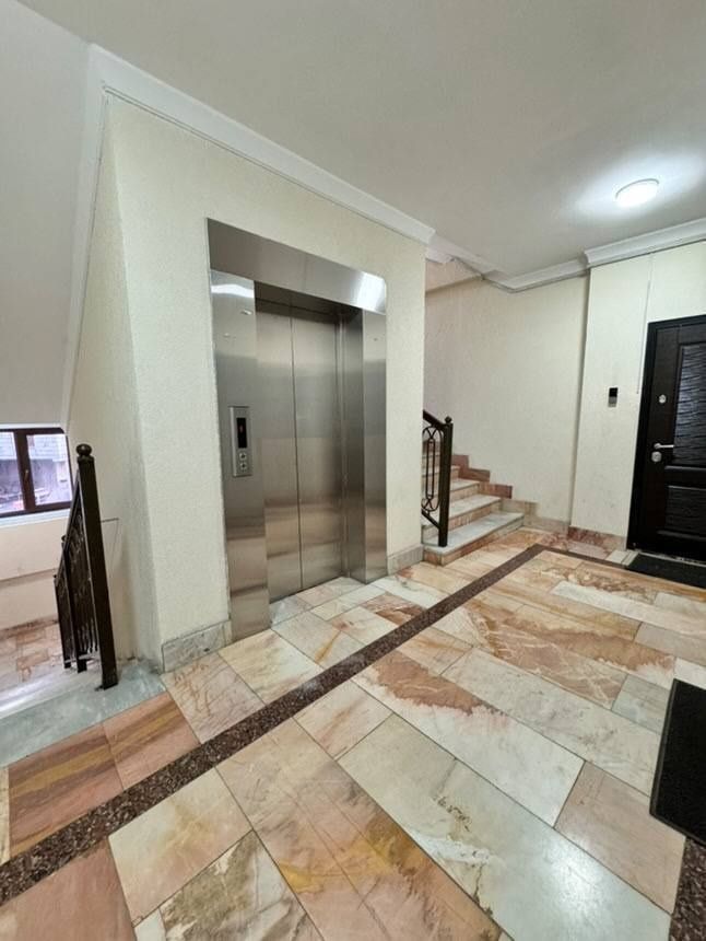 Срочно продается 3х ком. квартира в новостройке, ор-р: м.Ойбек, 120м2
