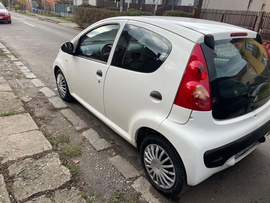 PEUGEOT 107 , 1.0 benzină , 2010
