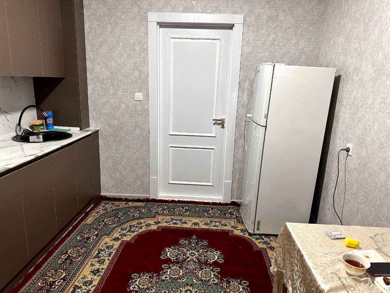 2 хонали квартира (Янги бозор олдида)