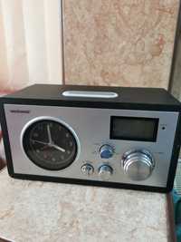 Radio cu afișaj digital și ceas