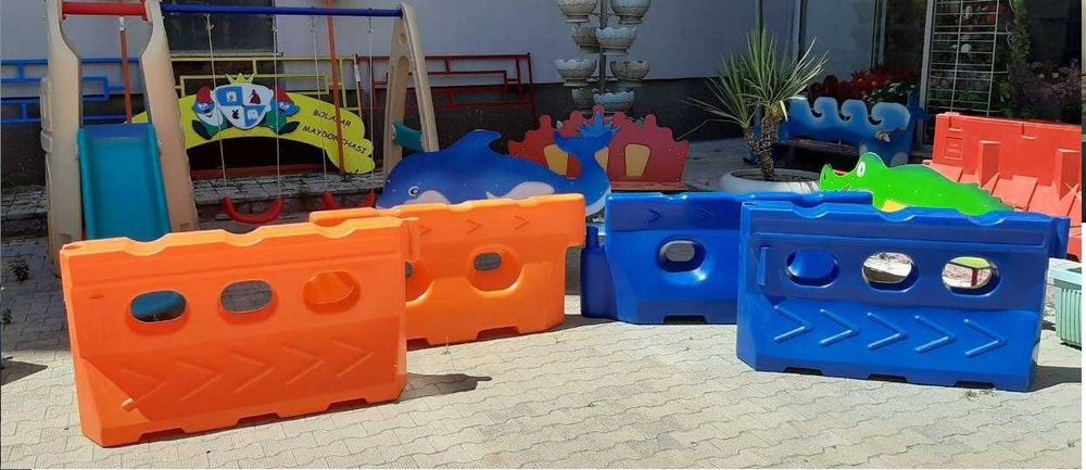 Пластиковое дорожное ограждение