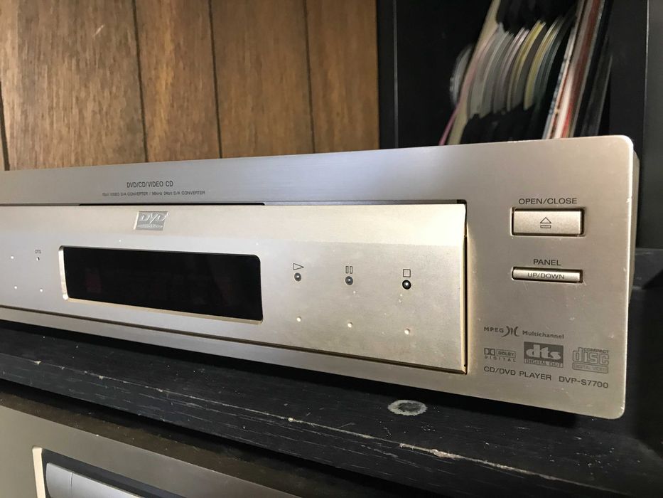 Sony DVP-S 7700es sampanie