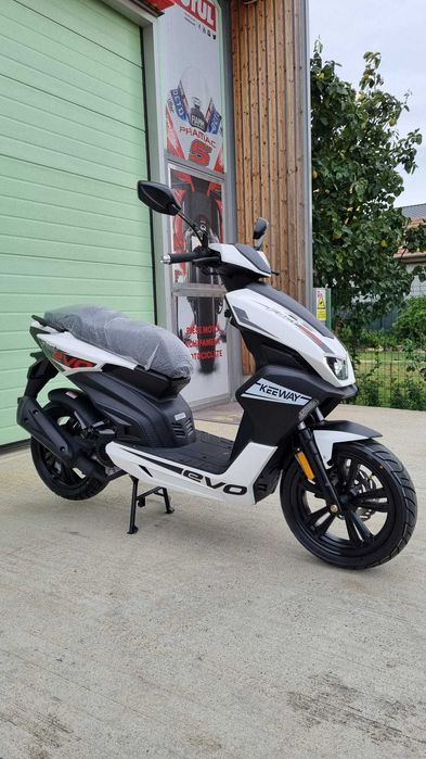 Scuter Keeway Fact Evo 50 cc (permis AM, B) + casca cadou