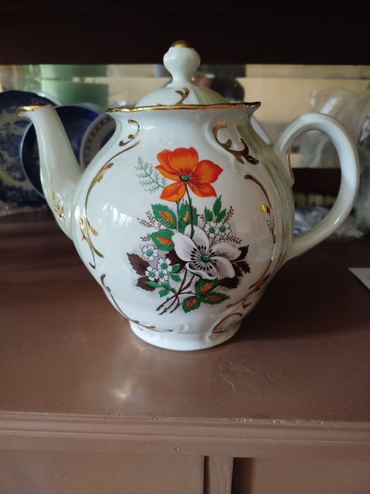 Доливной фарфоровый чайник