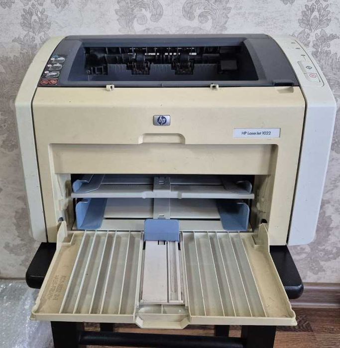 Принтер лазерный Hp Laserjet 1022 на запчасти
