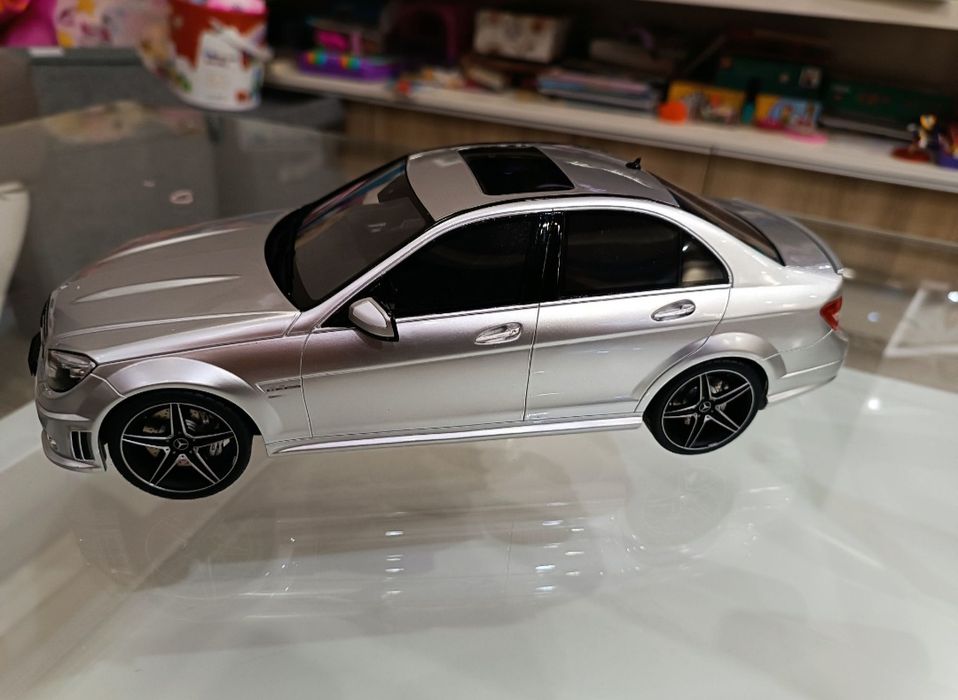 Mercedes w204 C63 AMG 1:18
