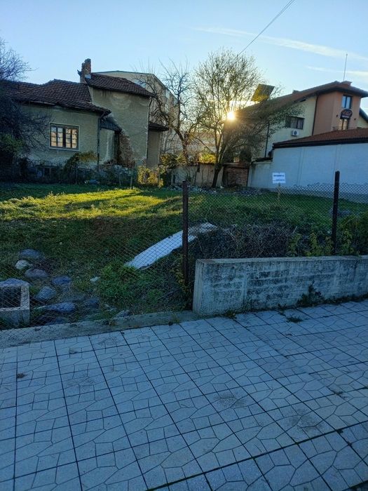 Продавам УПИ гр. Берковица