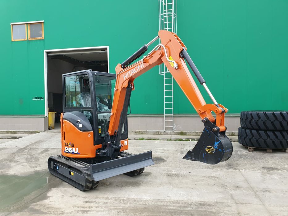 Inchirieri utilaje constructi bobcat perie miniexcavator picon