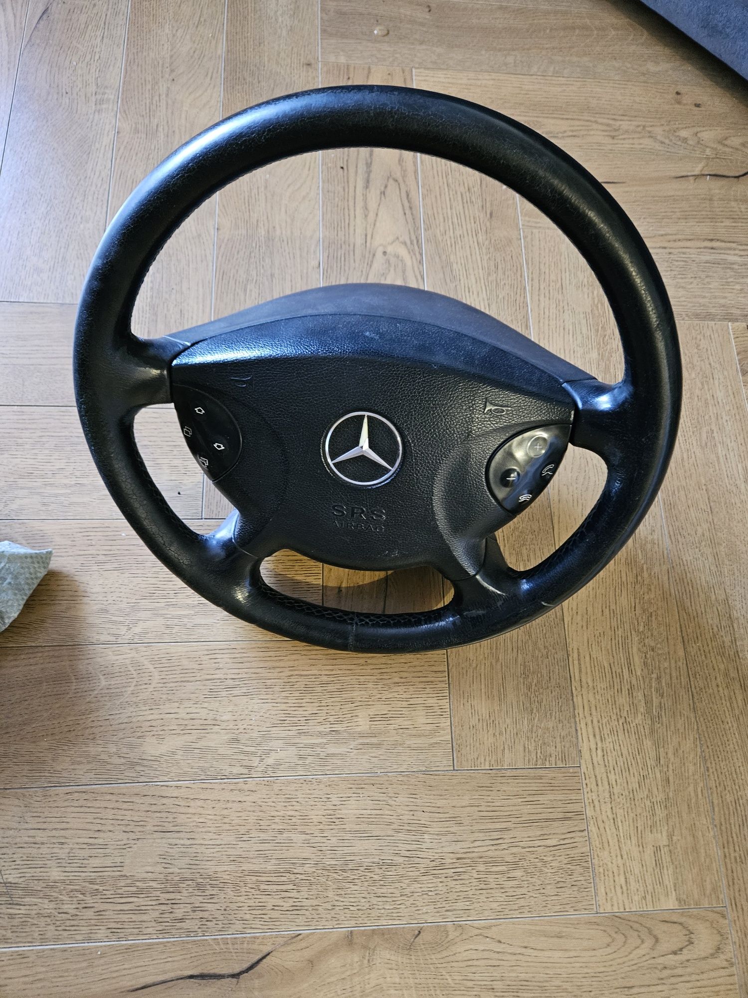 Руль на w211 Mercedes Benz с подушкой