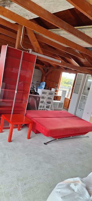 Vând set de canapea extensibila cu masa și dulap