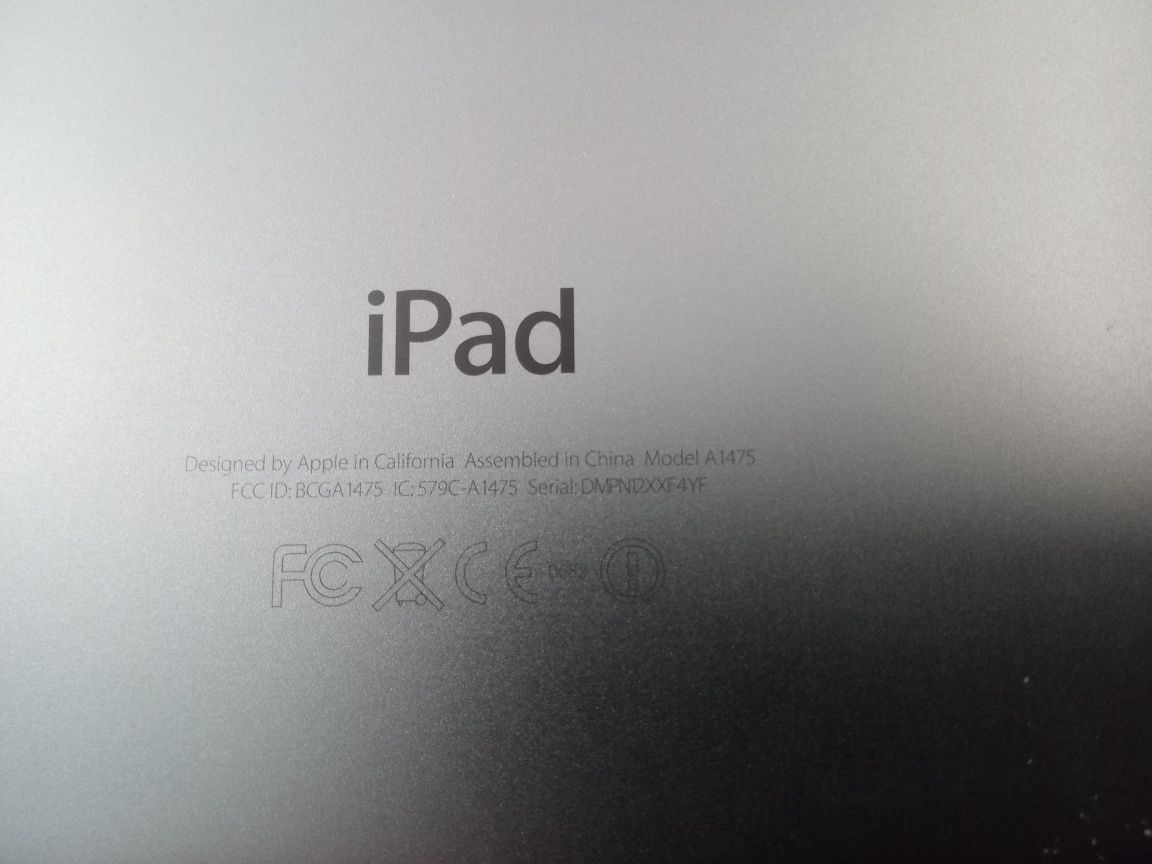 Tabletă iPad A1475 impecabil