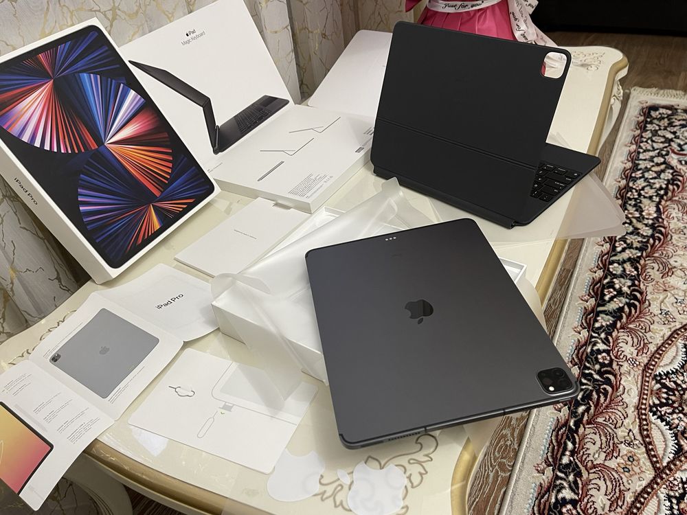 Ipad PRO 12,9 (Новое Состояние) Полный Комплект + клавиатура