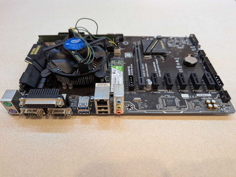 Gigabyte GA-H110-D3A / Intel Celeron 2.9 GHz / RAM 4GB / 128 GB SSD