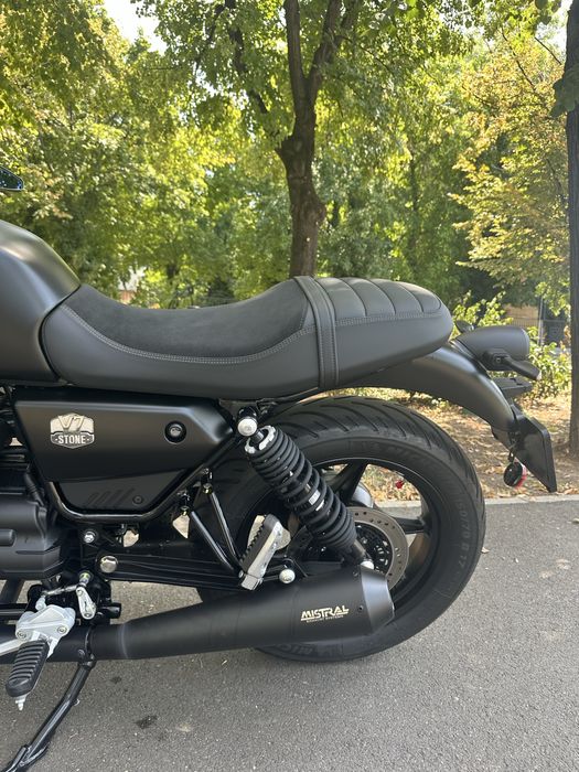 Moto Guzzi V7 Stone 2024