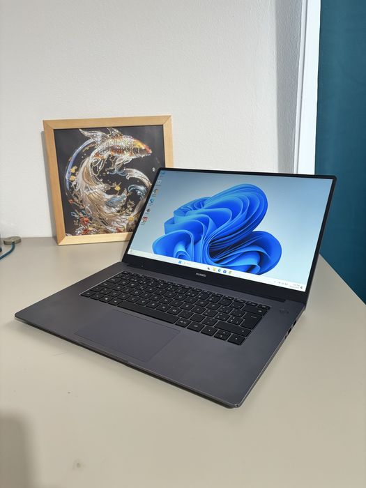 Laptop Huawei D15• ryzen 5• 12 clicluri• carcasa aliaj•