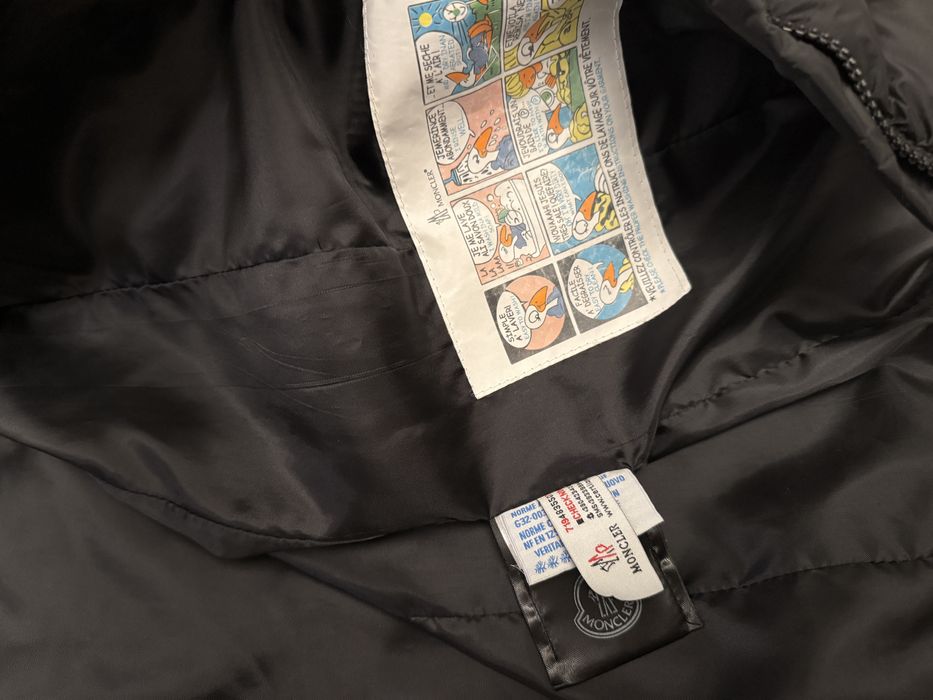 Geaca noua neagra cu gluga detasabila , marimea s , noua cu eticheta