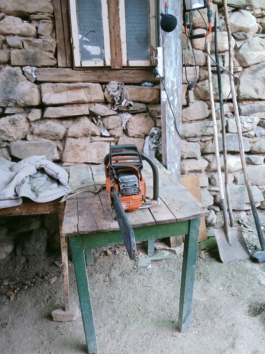 Vând drujba holzfforma g372 xt că noua