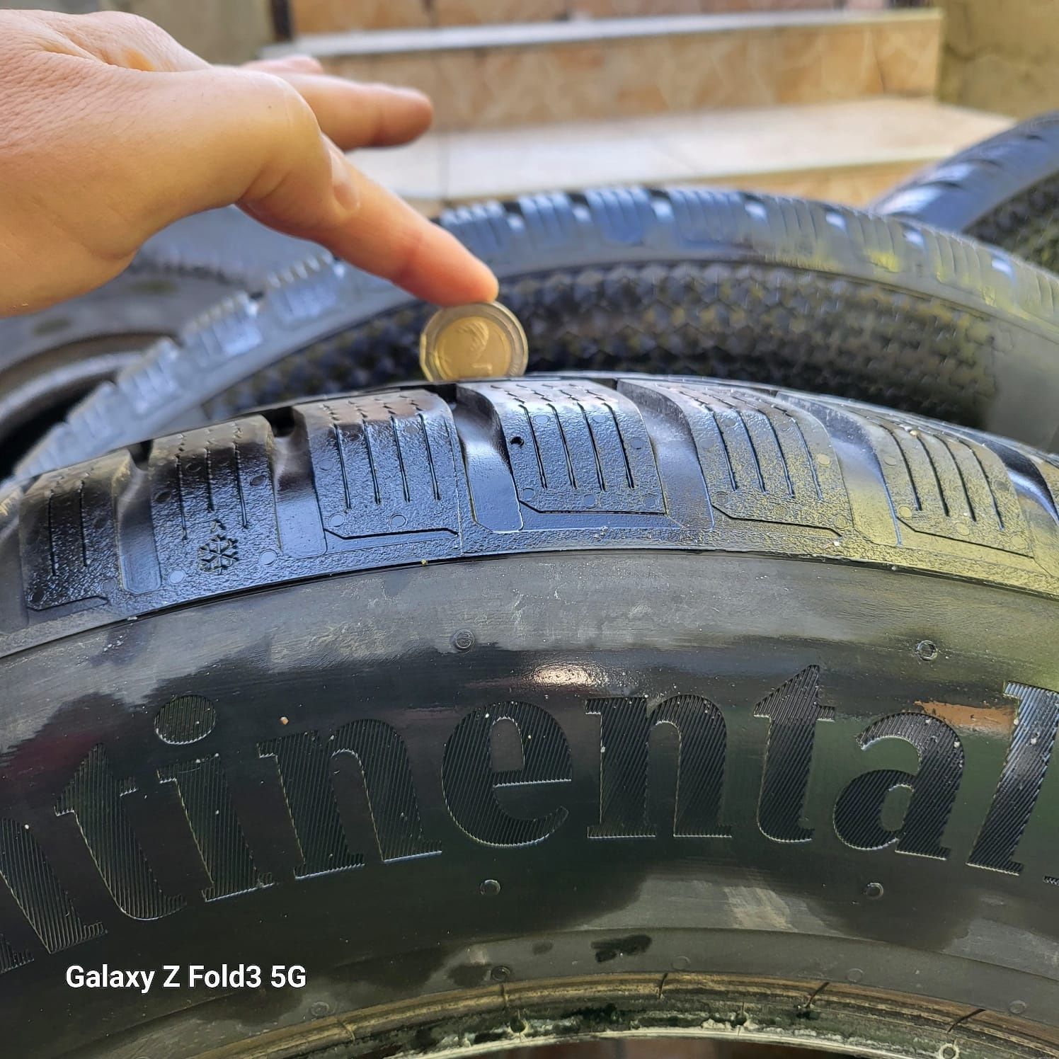 Гуми Continental 215/65 17 R зимни дот 2023 RUNFLAT