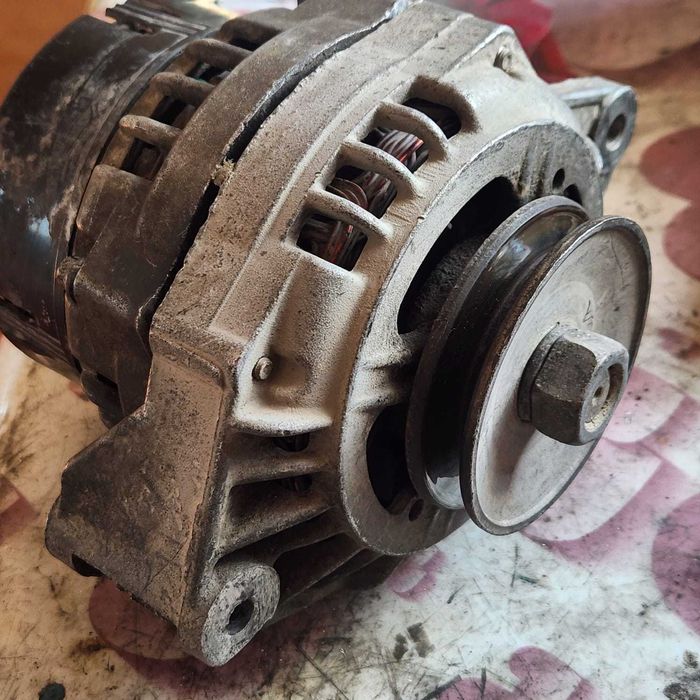 Генератор, 80 ампер на Ниву