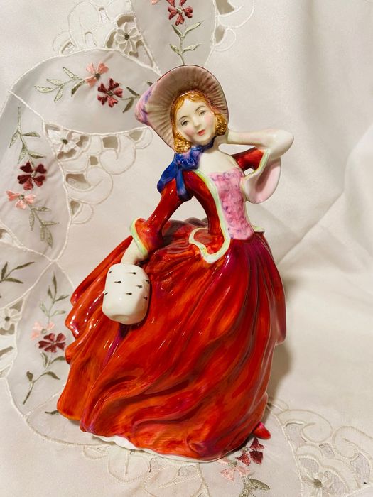 порцеланова статуетка