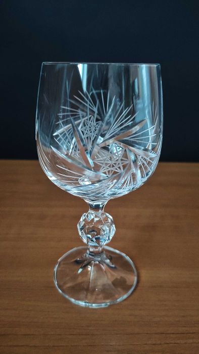 2 модела кристални чаши за вино"Бохемия"