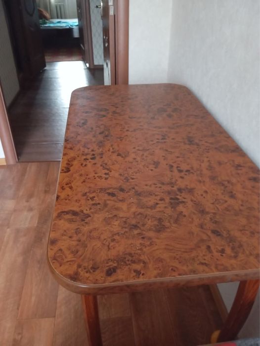 Кухонный стол,б/у,торг имеется