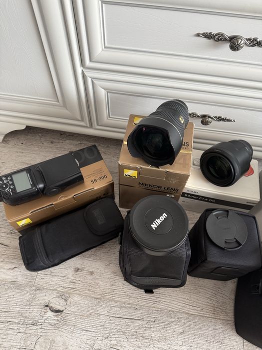 Vand obiective foto Nikon si blituri sb-900