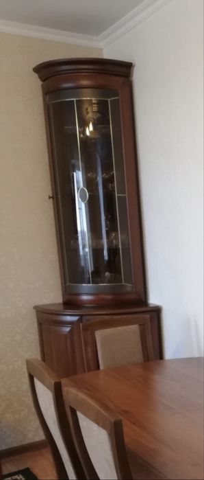 Продам угдовой сервант